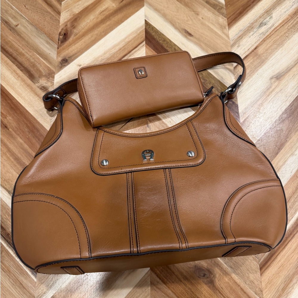 Elegant Tan Etienne Aigner Leather Handbag and Wallet Set NWOT